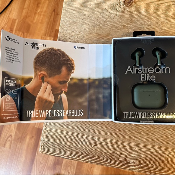Lifestyle Advanced True Wireless Earbuds - Picture 2 of 3